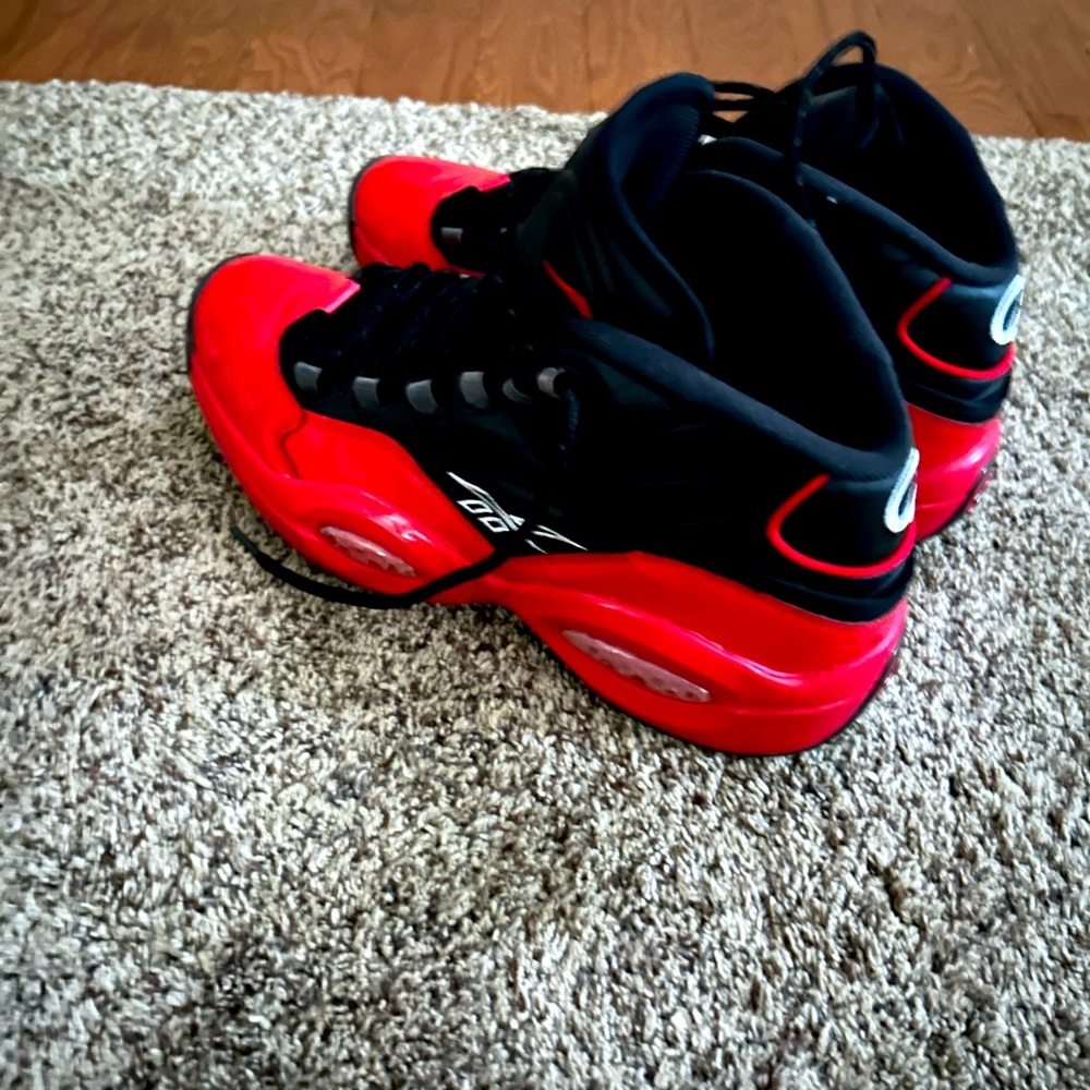 Reebok Men's Red and Black High-Top Sneakers